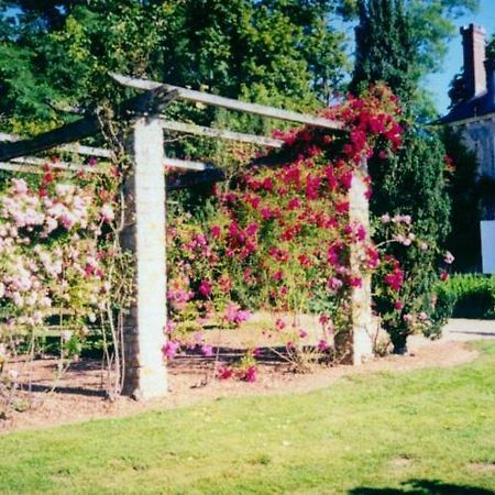 Bed and Breakfast Domaine De Vilotte à Ardenais Extérieur photo